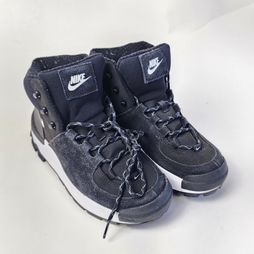 NIKE 클래식 부츠 235MM